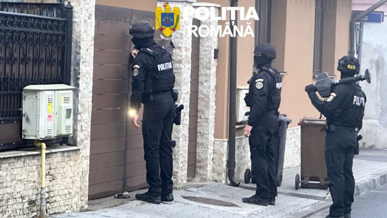 FOTO/VIDEO: DESCINDERI MAMUT în județul Sibiu! Polițiștii au găsit bani cash, dispozitive și o schemă uriașă de fraudare a gazelor