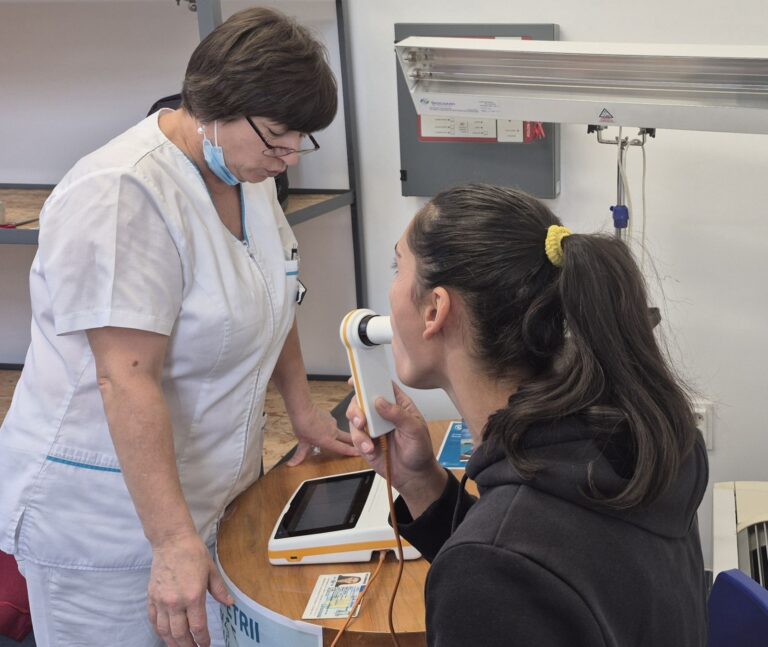Testări gratuite pentru plămâni la Blăjel. Medicii sibieni ies în teren pentru depistarea problemelor respiratorii