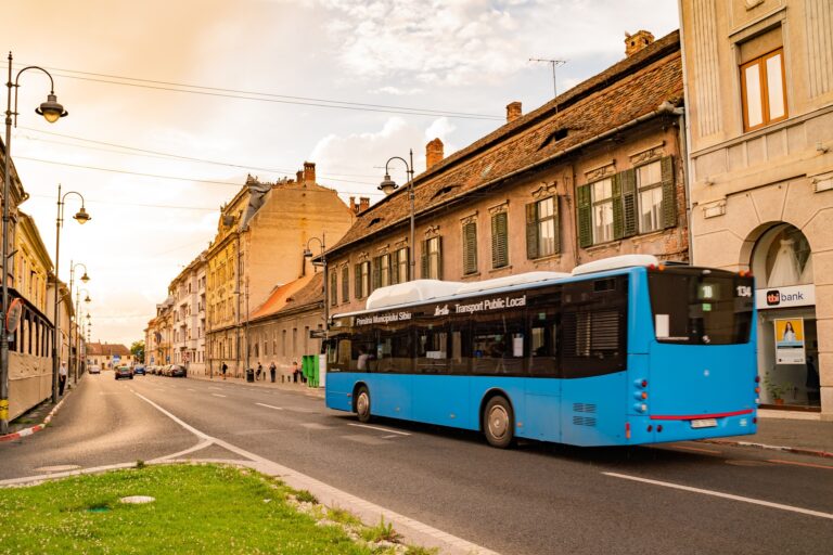 ULTIMA ORĂ: Devieri pe zeci de trasee ale Tursib în weekend
