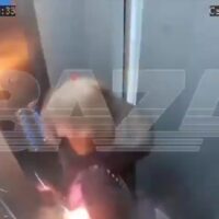 Explozie într-un lift din Rusia: o baterie externă a luat foc în geanta unei femei