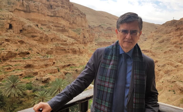 Mircea Dumitru, reales vicepreședinte al Academiei Române pentru un nou mandat de 4 ani