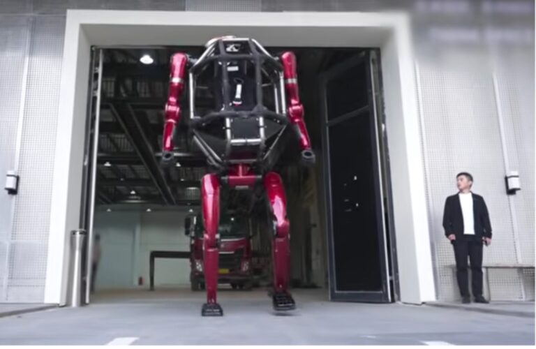 Robot umanoid uriaș, lansat în China: merge pe două picioare, sparge ziduri și pare desprins dintr-un film SF