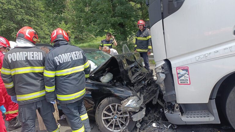FOTO: Accident DEVASTATOR în județul Sibiu. O femeie A MURIT