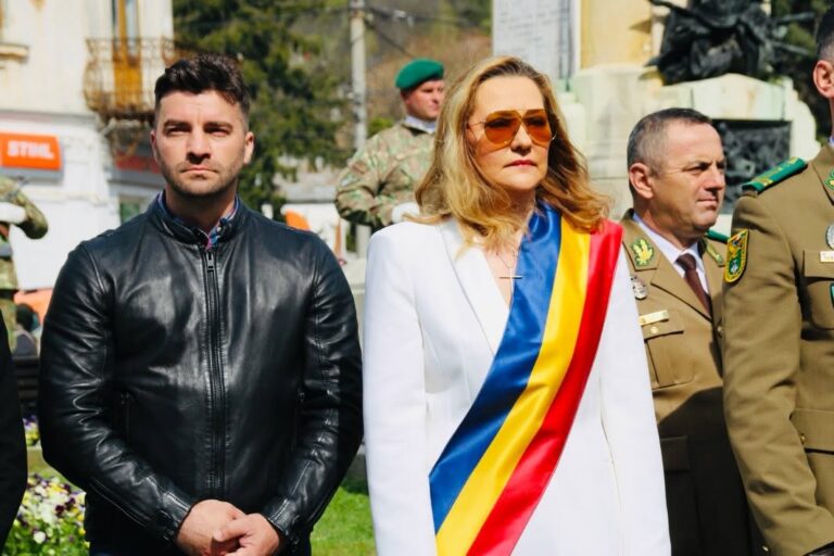 Elena Lasconi către Nicușor Dan: „Veți fi primul președinte DEMIS din istoria României. Cât de greu e să ieși în fața oamenilor și să spui: „am fost stupid, am greșit?”