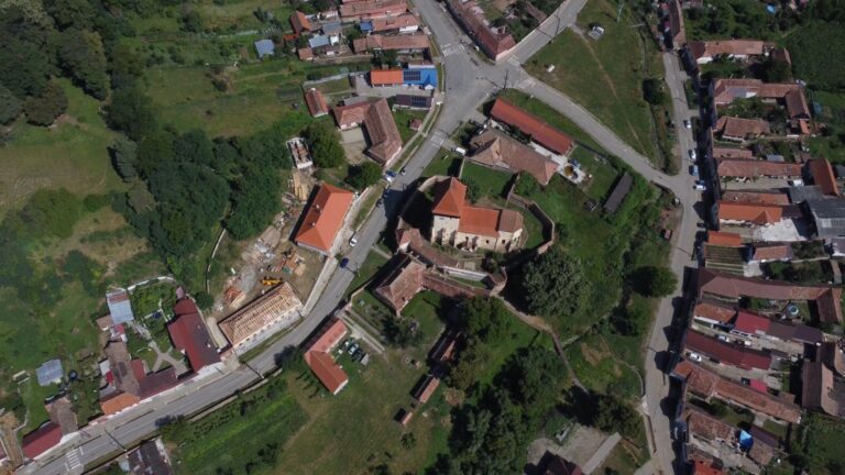 Comunitatea din Ighișu Nou se reunește pentru o zi memorabilă dedicată tradiției și educației