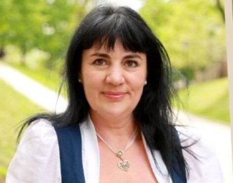 Prof. Înv. Manuela Vrancea, dascălul care de 36 de ani face din școală un loc de rămas „acasă”