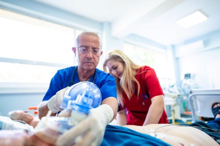 Canicula ucide în tăcere. Medicul Tudor Ciuhodaru explică ce trebuie să faci imediat