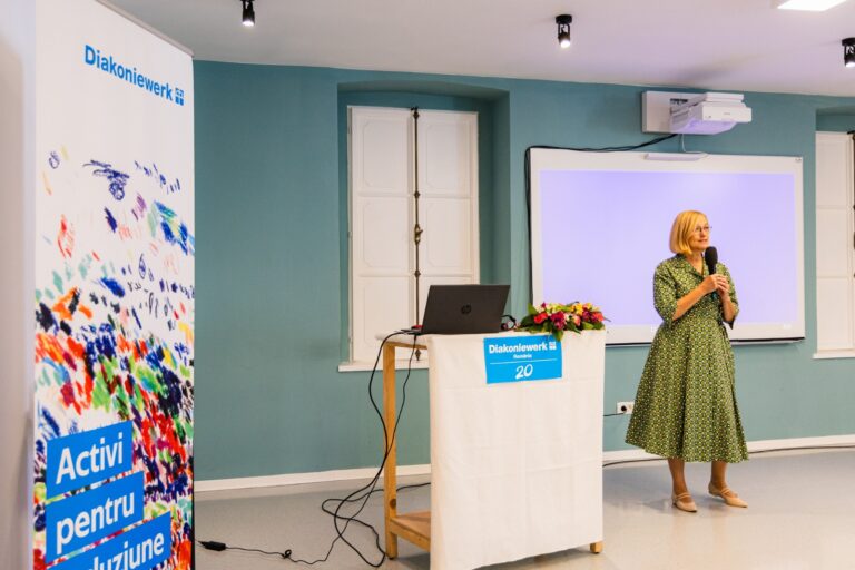 Dr. Daniela Palk, la 20 de ani de Diakoniewerk România, despre marile provocări ale serviciilor sociale