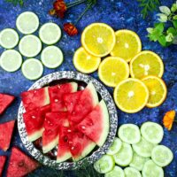 Ce alimente să consumi și ce să eviți pe timp de caniculă: Specialiștii au întocmit un ghid complet pentru hidratare și energie
