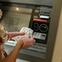 UniCredit Bank, amendată pentru încălcarea GDPR. Date despre locuințele și creditele clienților au fost divulgate accidental