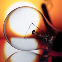 ANRE introduce „semaforul furnizorilor de energie”. Clienții vor putea vedea rapid care companii au cele mai multe reclamații