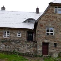 Cabana Podragu, din Munții Făgăraș, s-a redeschis pentru turiști. Care sunt tarifele de cazare în 2026