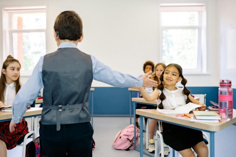 Comisia Europeană: România, printre cele mai slabe state din UE la incluziunea copiilor cu dizabilități