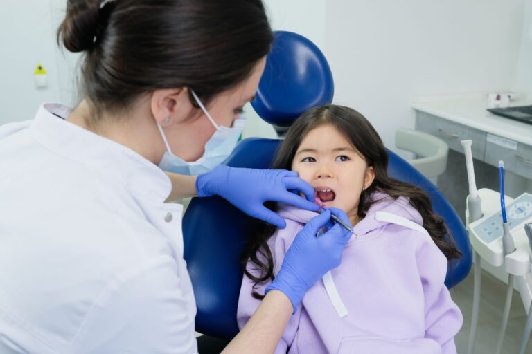 Boala dentară care afectează milioane de copii din Europa. Părinții o confundă, adesea, cu lipsa igienei orale