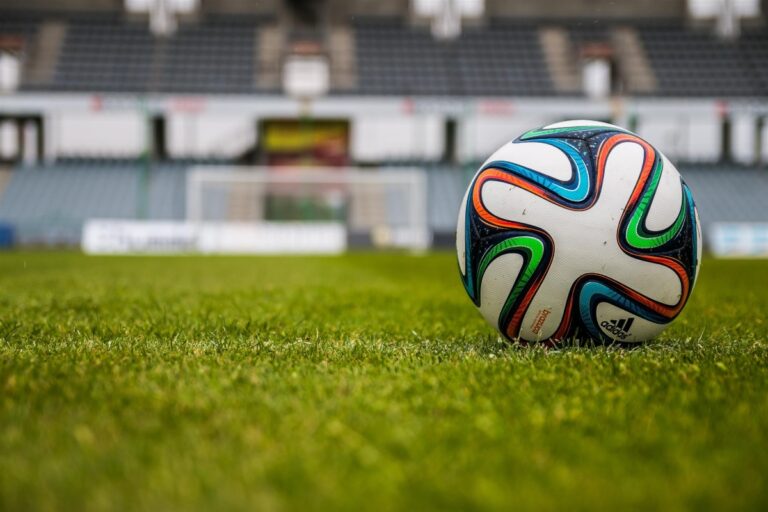 Cupa Mondială FIFA 2026: cum profită infractorii cibernetici de entuziasmul fanilor - fraude online, phishing și site-uri false