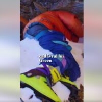 Misterul „Green Boots”, alpinistul înghețat de pe Everest. Cine este trupul care veghează ruta spre vârf de aproape 30 de ani
