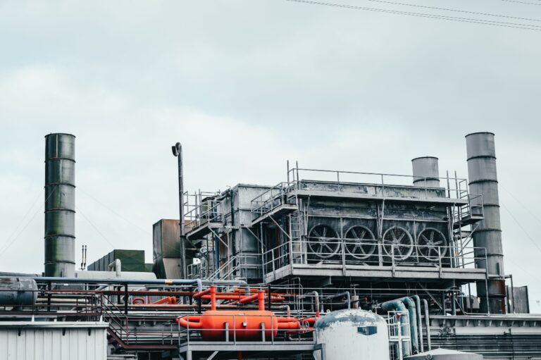 Industria României pierde teren: cifra de afaceri a scăzut cu 7,2% în aprilie 2026, potrivit INS
