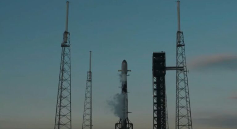 SpaceX testează livrările cu…racheta: mărfurile ar putea ajunge oriunde în lume, în doar câteva ore