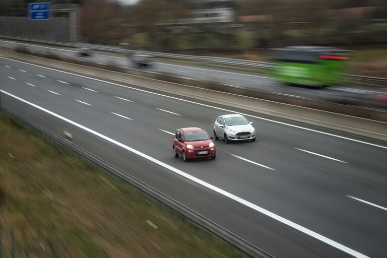 Limita de 130 km/h pe autostrăzi dispare treptat? Schimbări majore în Europa în 2026 pentru șoferi