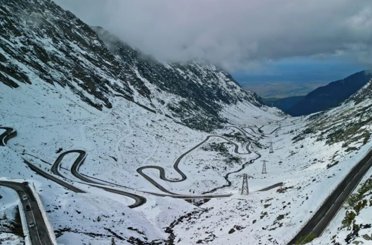 Paradox la Bâlea Lac: zăpada este tot mai puțină, dar riscul de avalanșe rămâne ridicat