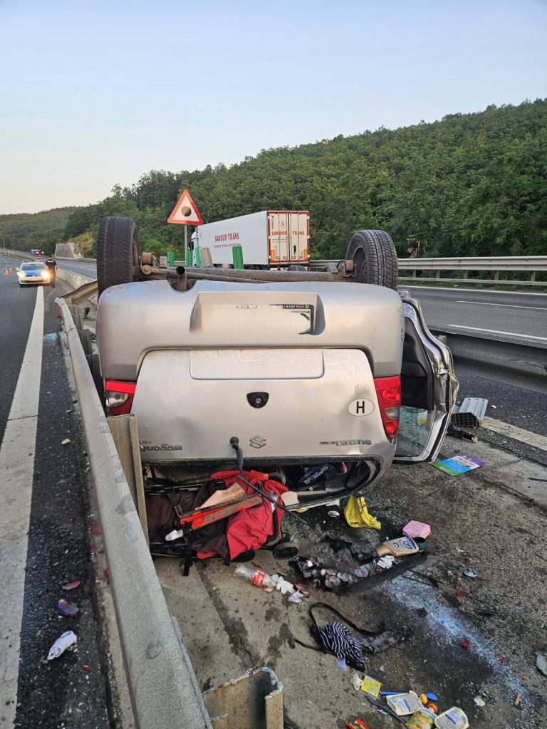 FOTO – Accident DEVASTATOR pe A1, lângă Cristian: O fetiță A MURIT, mama și fratele ei au ajuns la spital