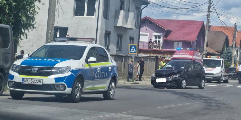 Accident cu victime în Mediaș! O femeie și un copil de 12 ani au ajuns la spital