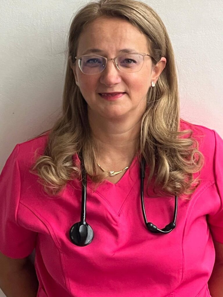 Tot mai mulți români suferă de alergii. Când este momentul să mergi la alergolog. Explicațiile medicului Corina Porr