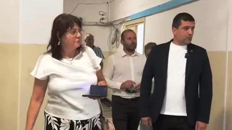 VIDEO: Scandal uriaș la Transporturi: ministrul acuză existența unui laborator de ciocolată într-o clădire a statului
