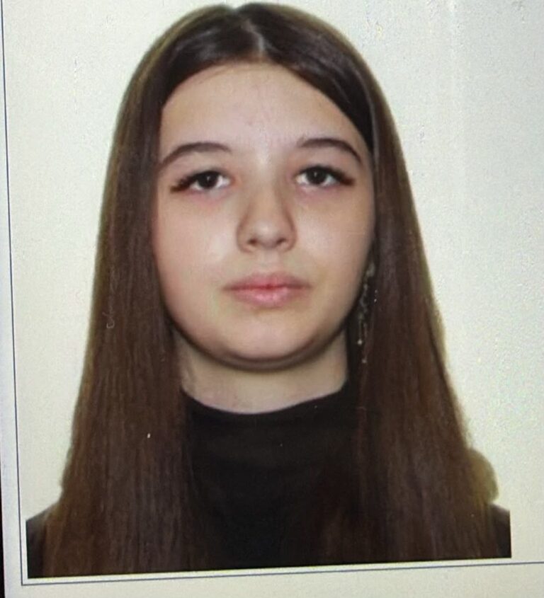 FOTO/ALERTĂ GENERALĂ: Nicol-Beatrice a DISPĂRUT din Tălmaciu. Sunați la 112 dacă ați văzut-o/UPDATE: Minora a fost găsită