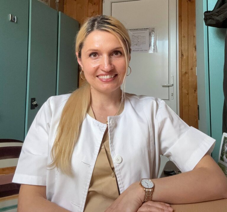 Stăm prea mult cu ochii în ecrane? Un medic oftalmolog sibian explică riscurile și soluțiile