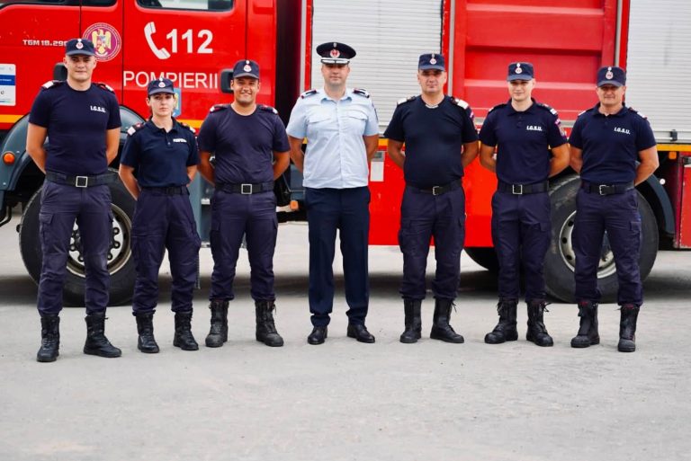 FOTO – Sibienii care înfruntă flăcările Europei: șase pompieri ISU, în misiune în Franța