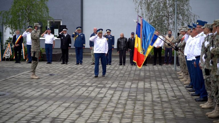 FOTO: Mediașul a spus „Mulțumim” eroilor cerului. Ceremonie solemnă dedicată Aviatorilor României