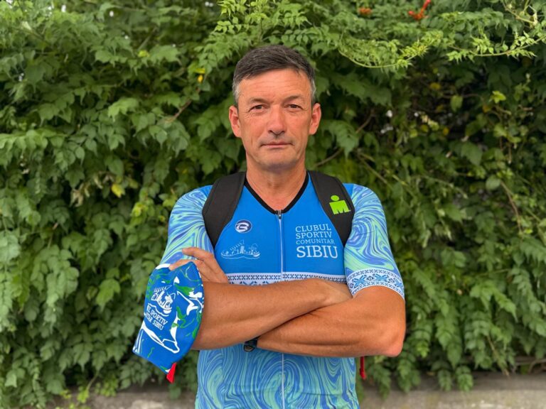100 de kilometri pe Dunăre pentru bucurie: Adrian Teodorescu, temerarul sibian în misiune umanitară