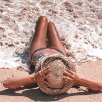 Tanmaxxing, trendul viral care pune sănătatea în pericol. Dermatologii avertizează asupra riscului de cancer de piele