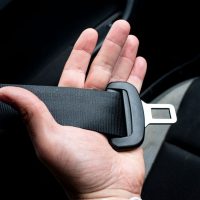 Puțini șoferi știu: centura este obligatorie și pe locurile din spate. Ce spune Codul Rutier 2026