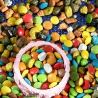 Coloranții artificiali dispar din alimente. De ce renunță Nestlé și Mars la aditivii sintetici și care este adevăratul risc pentru sănătate