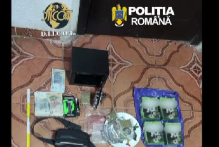 Trafic de droguri la Sibiu: doi bărbați reținuți după ce vindeau droguri și alprazolam direct de la fereastra unei locuințe