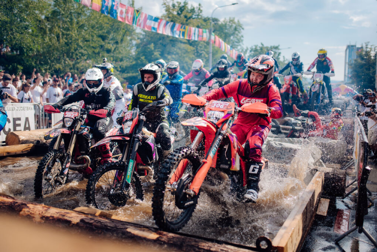 Red Bull Romaniacs 2026: Ediția „UNSTOPPABLE” ia startul la Sibiu