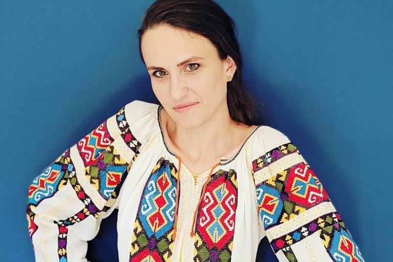 Oana Țoiu răspunde criticilor, după apariția în ia bunicii la UNESCO: „Este o moștenire autentică de familie”