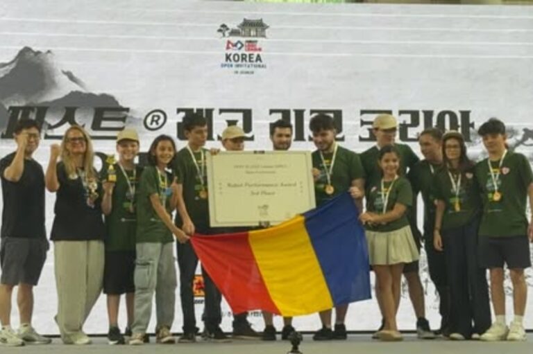 România, pe podium la competiția internațională de robotică din Coreea de Sud. Echipa Robotronic a câștigat locul 3