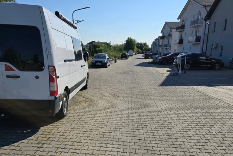 Strada Școala de Tenis din cartierul Arhitecților intră în domeniul public al orașului Cisnădie. Urmează lucrări și schimbări în trafic