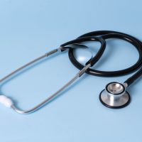 Noua lege a salarizării medicilor 2027: salarii mai mari, dar venituri mai mici pentru cei cu gărzi/ Vezi ce lefuri au medicii din Sibiu și din alte orașe