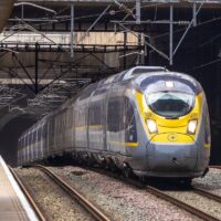 Eurostar își reproiectează trenurile pentru temperaturi de până la 55°C. Schimbările climatice transformă transportul feroviar din Europa