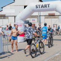 Binder Lake Triathlon 2026 revine la Sibiu. Peste 150 de sportivi concurează la Lacul lui Binder