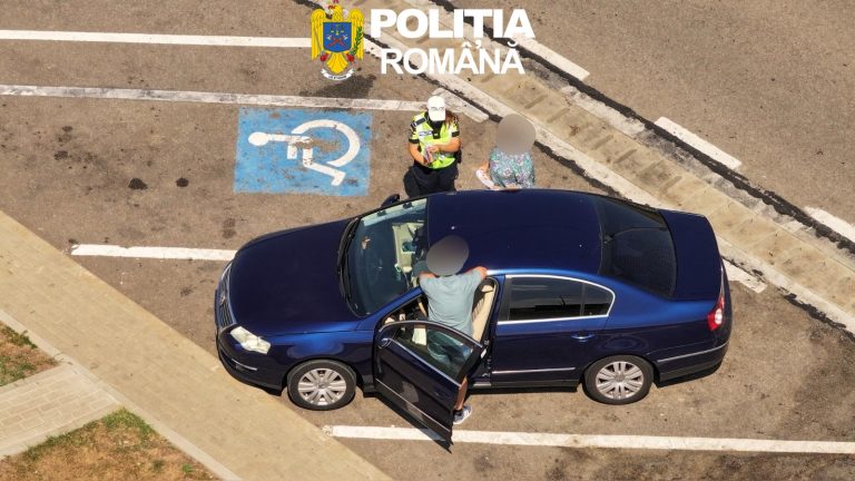FOTO – Un gest banal poate provoca o TRAGEDIE pe A1: avertismentul polițiștilor pentru șoferi