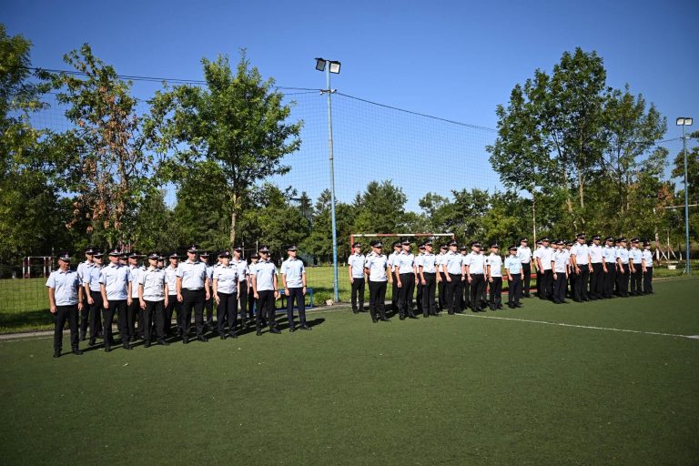 FOTO – Recunoaștere pentru curaj și sacrificiu: 75 de pompieri din Sibiu, avansați în grad