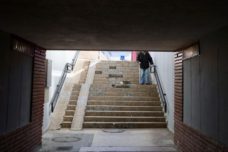 Constructorii nu sunt interesați de reamenajarea pasajelor subterane Dumbrava și Lupeni. Primăria nu găsește ofertanți. Aceștia susțin că banii alocați nu acoperă costurile