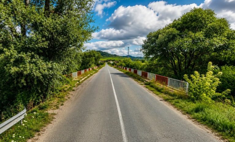 Vești importante pentru șoferii și locuitorii din zonă: podul Alma-Ațel intră în expertiză