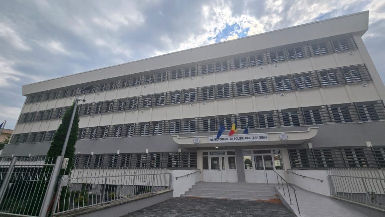 FOTO: Sediul IPJ Sibiu, transformat complet! Consumul pentru încălzire scade cu peste 90%, iar cetățenii revin la ghișee