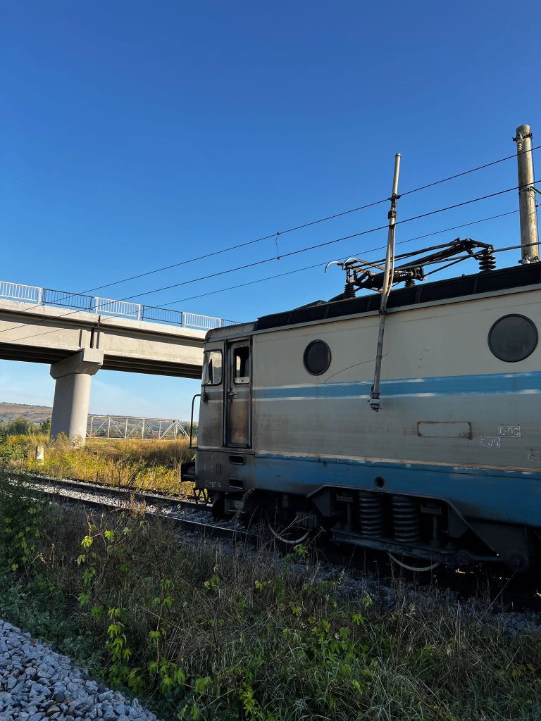 FOTO: PROBLEME serioase pe Magistrala 300. Ce se întâmplă cu trenurile care circulă spre Mediaș